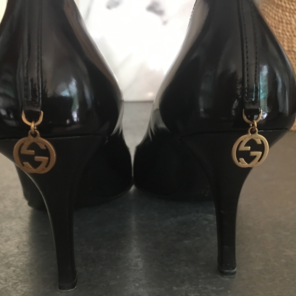 Gucci calfskin stiletto heel pump size 9